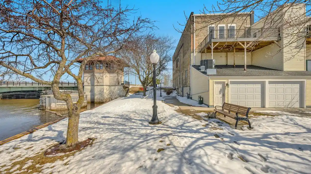 34th image of 810 S 8th Street Street, Manitowoc, WI 54220 | MLS# 1956155