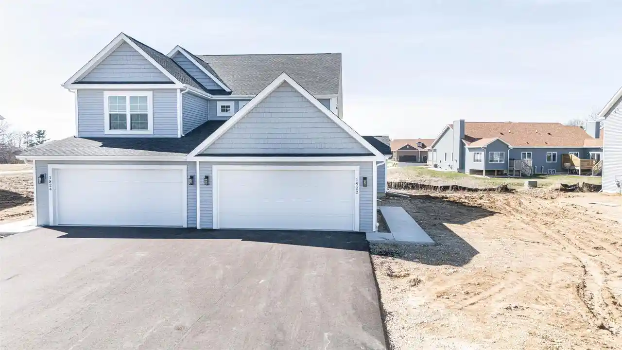 Homes for sale in Beloit, WI | 1822 1824 W Kyle Circle Circle, Beloit, WI 53511 | MLS# 2019776