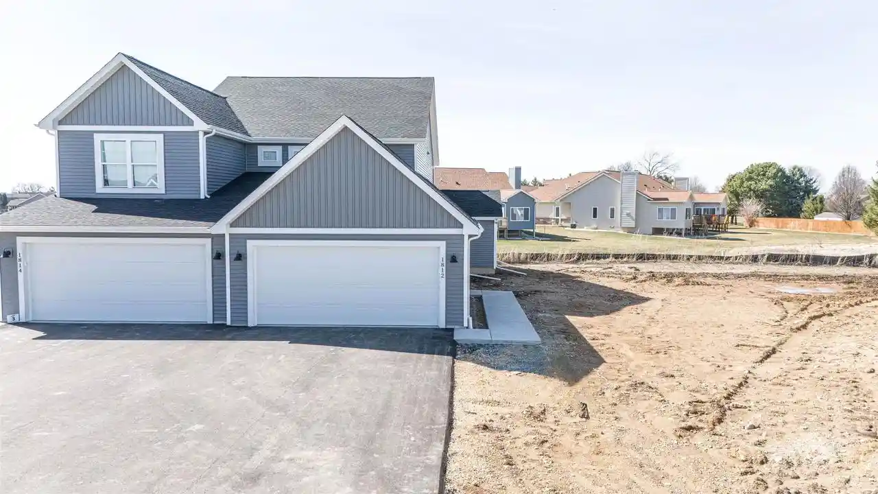Homes for sale in Beloit, WI | 1812 1814 W Kyle Circle Circle, Beloit, WI 53511 | MLS# 2019777