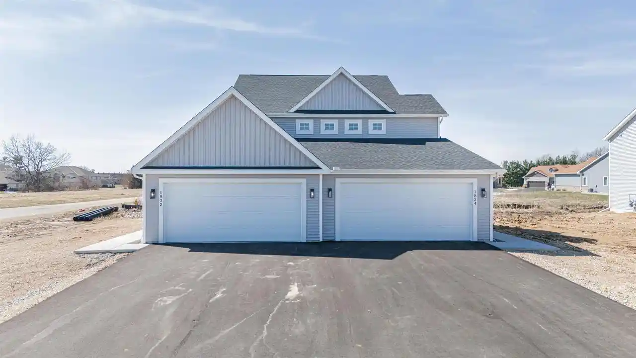 Homes for sale in Beloit, WI | 1832 1834 W Kyle Circle Circle, Beloit, WI 53511 | MLS# 2019774