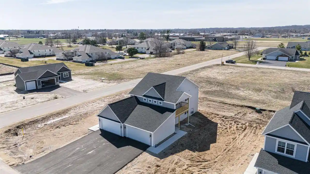 Homes for sale in Beloit, WI | 1832-1834 W Kyle Circle Circle, Beloit, WI 53511 | MLS# 2019774