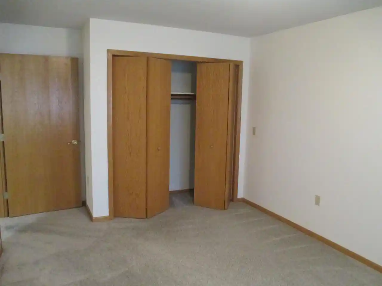 Homes for sale in Baraboo, WI | 1407 15th St Street Street, Baraboo, WI 53913 | Houzeo