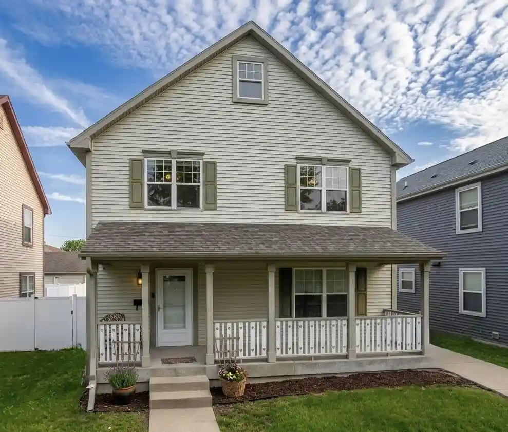 Homes for sale in Milwaukee, WI | 1929 West Mckinley Avenue Avenue, Milwaukee, WI 53205 | MLS# 1956358