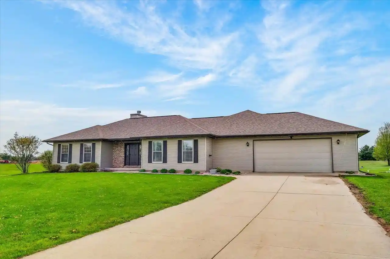 Homes for sale in Brodhead, WI | N4171 Country Club Dr Dr, Brodhead, WI 53520 | MLS# 2019907