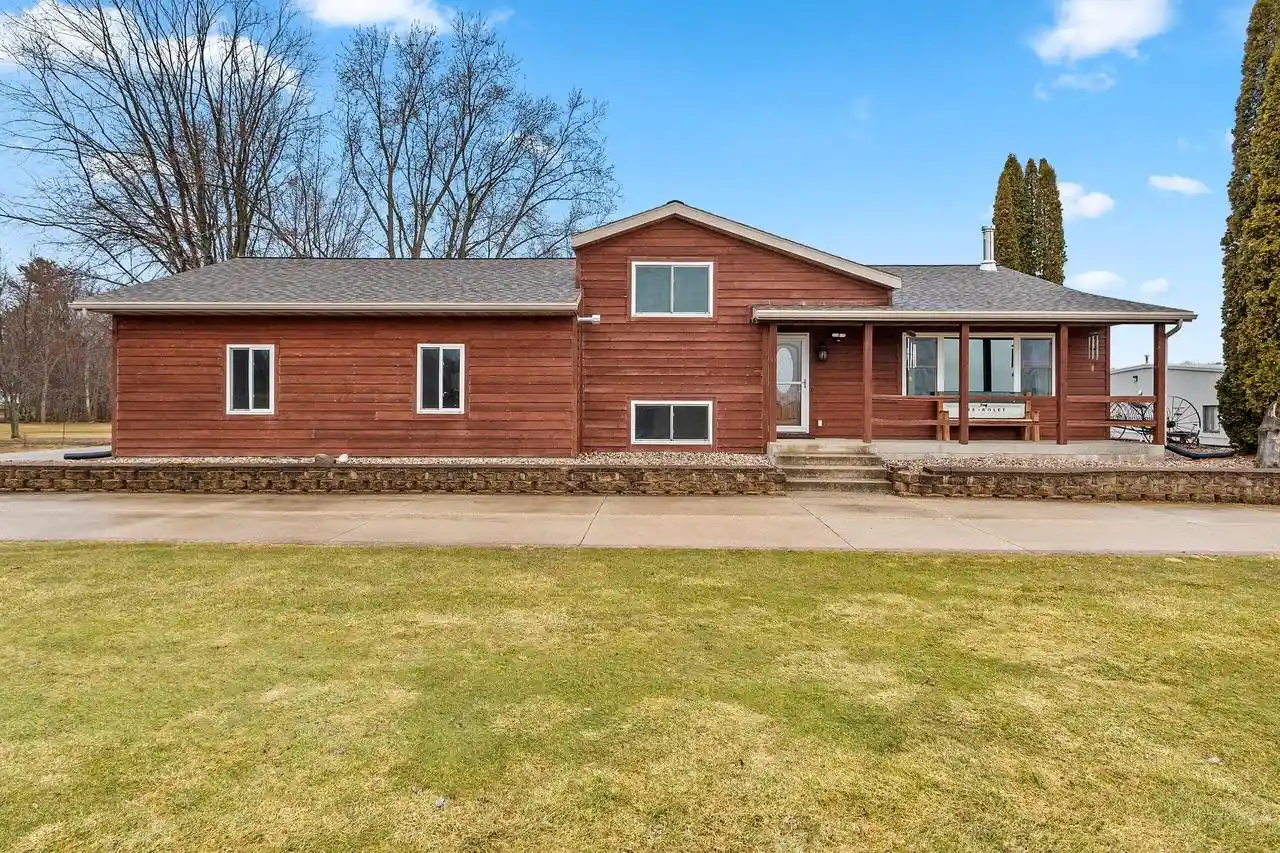 Homes for sale in Manitowoc, WI | 7624 Seidl Road Road, Manitowoc, WI 54220 | MLS# 1956404