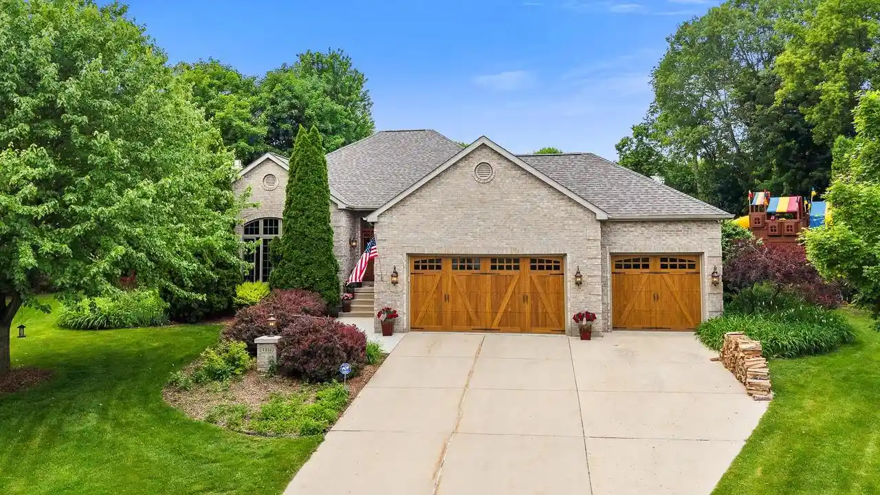 1st image of 10 Vienna Circle Circle, Madison, WI 53718 | MLS# 2019930