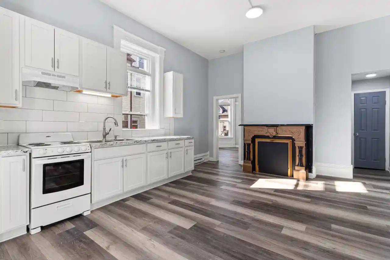 3rd image of 920 Main Street Street, Racine, WI 53403 | MLS# 1956435