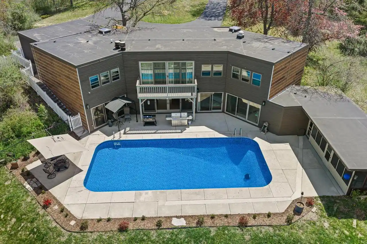 1st image of 6171 Pleasant Hill Dr Dr, West Bend, WI 53095 | MLS# 1956532