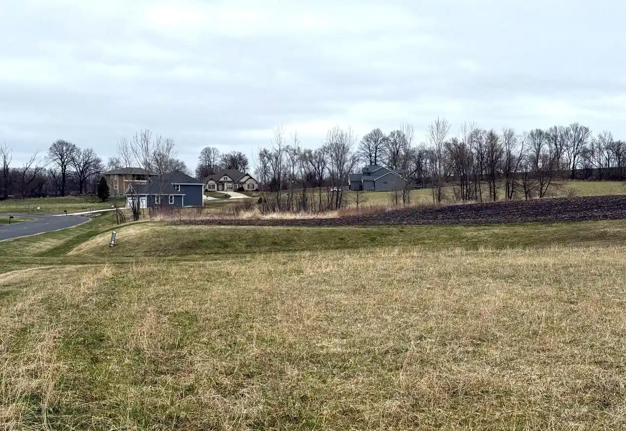 4th image of N920 Winds Way Way #Lt51, Oconomowoc, WI 53066 | MLS# 1956541