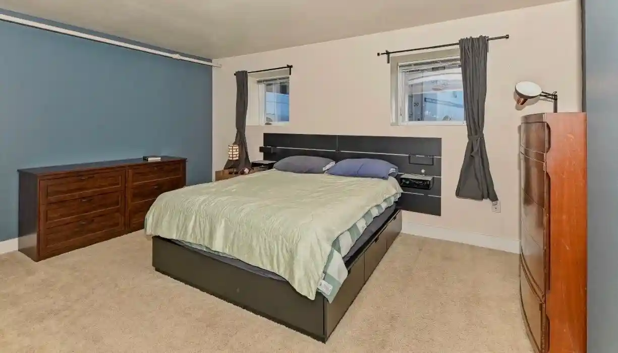 Homes for sale in Milwaukee, WI | 1904 N Farwell Ave Ave, Milwaukee, WI 53202