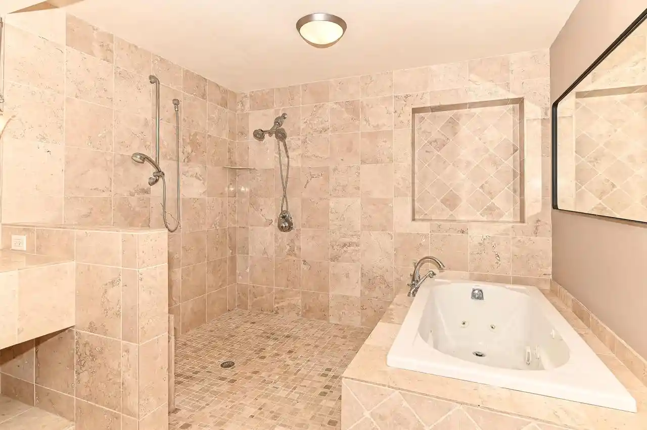 Homes for sale in Milwaukee, WI | 1904 N Farwell Ave Ave, Milwaukee, WI 53202