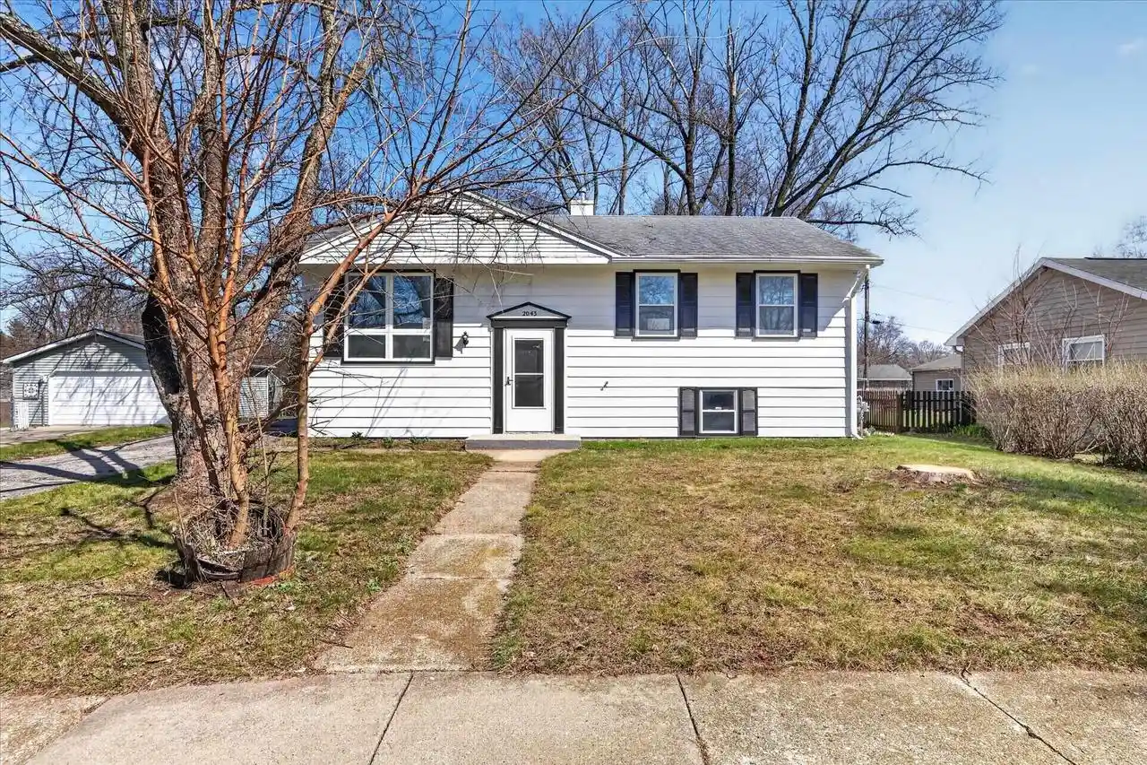 Homes for sale in Beloit, WI | 2043 Linway Dr Dr, Beloit, WI 53511 | MLS# 2020279