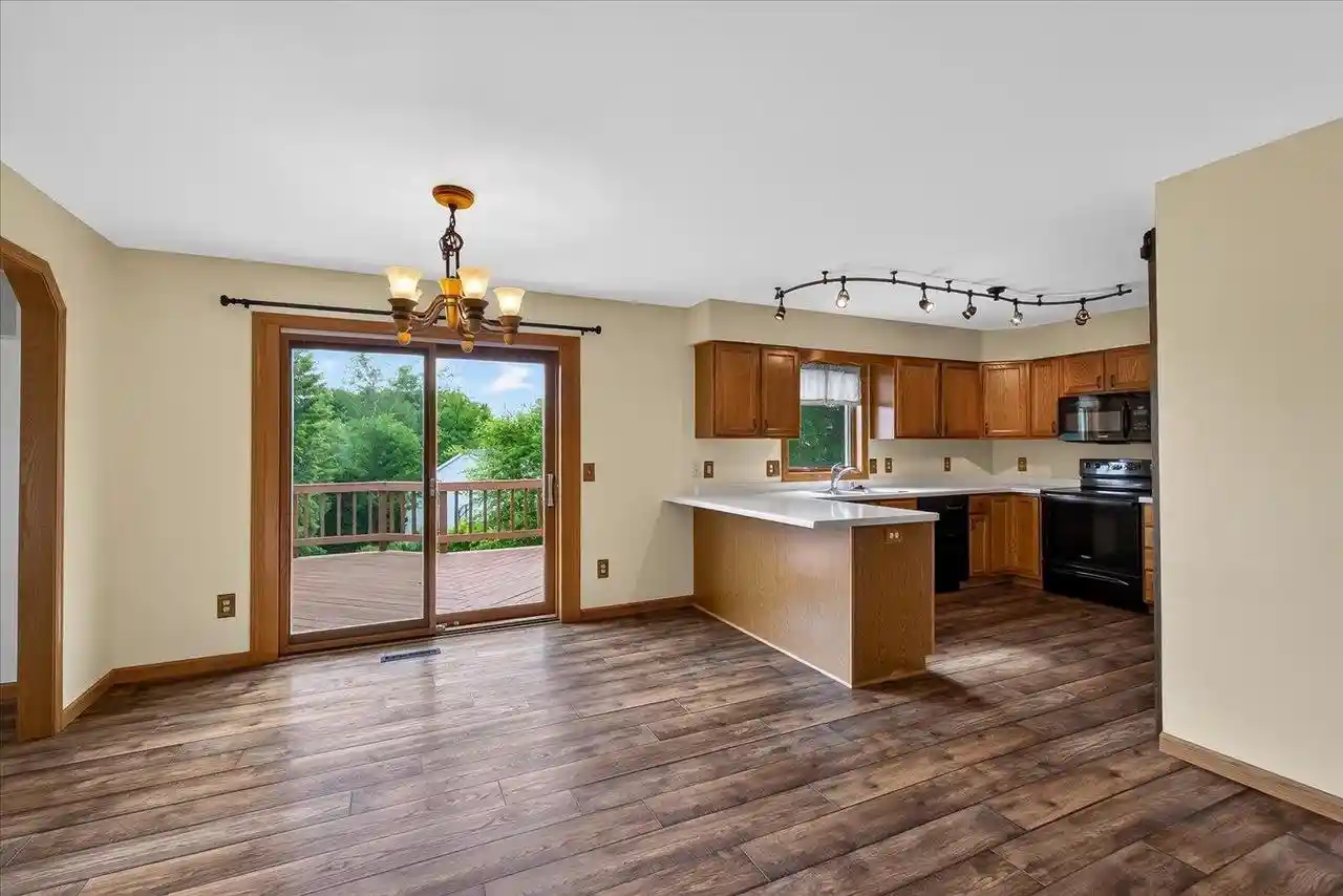 4th image of 422 Oakwood Dr Dr, Oregon, WI 53575 | MLS# 2020302