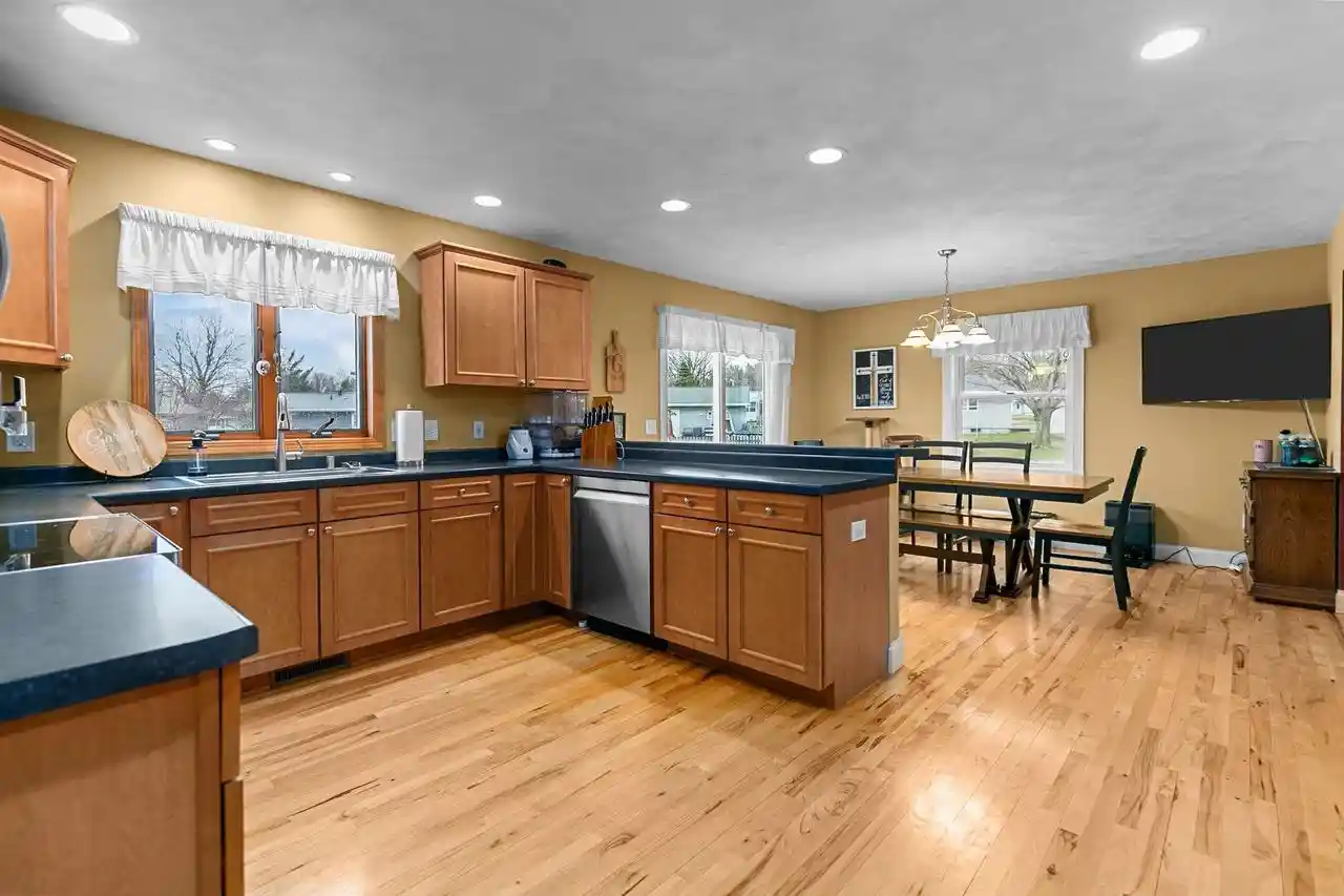 Homes for sale in New London, WI | 1401 Haymeadow Court Court, New London, WI 54961 | MLS# 50323400