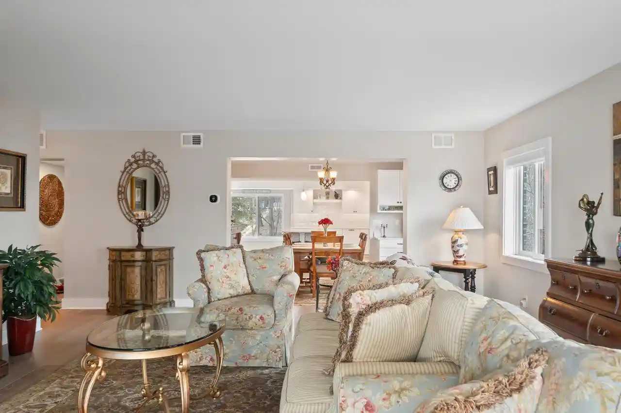 Homes for sale in Williams Bay, WI | 35 S Walworth Avenue Avenue, Williams Bay, WI 53191 | Houzeo