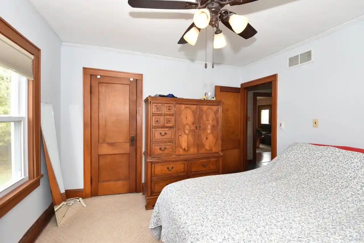 3rd image of 6807 S Pennsylvania Avenue Avenue, Oak Creek, WI 53154 | MLS# 1957170