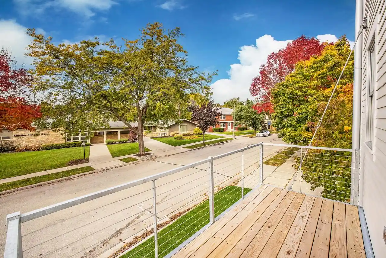 Homes for sale in Cedarburg, WI | N52w6300-2 Mill St St, Cedarburg, WI 53012