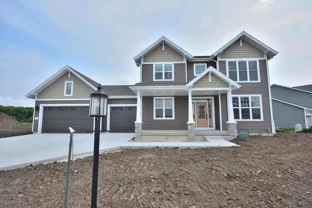 Single family home for sale at 640 Standing Stone Dr Dr, Waukesha, WI 53189 | MLS# 1957322