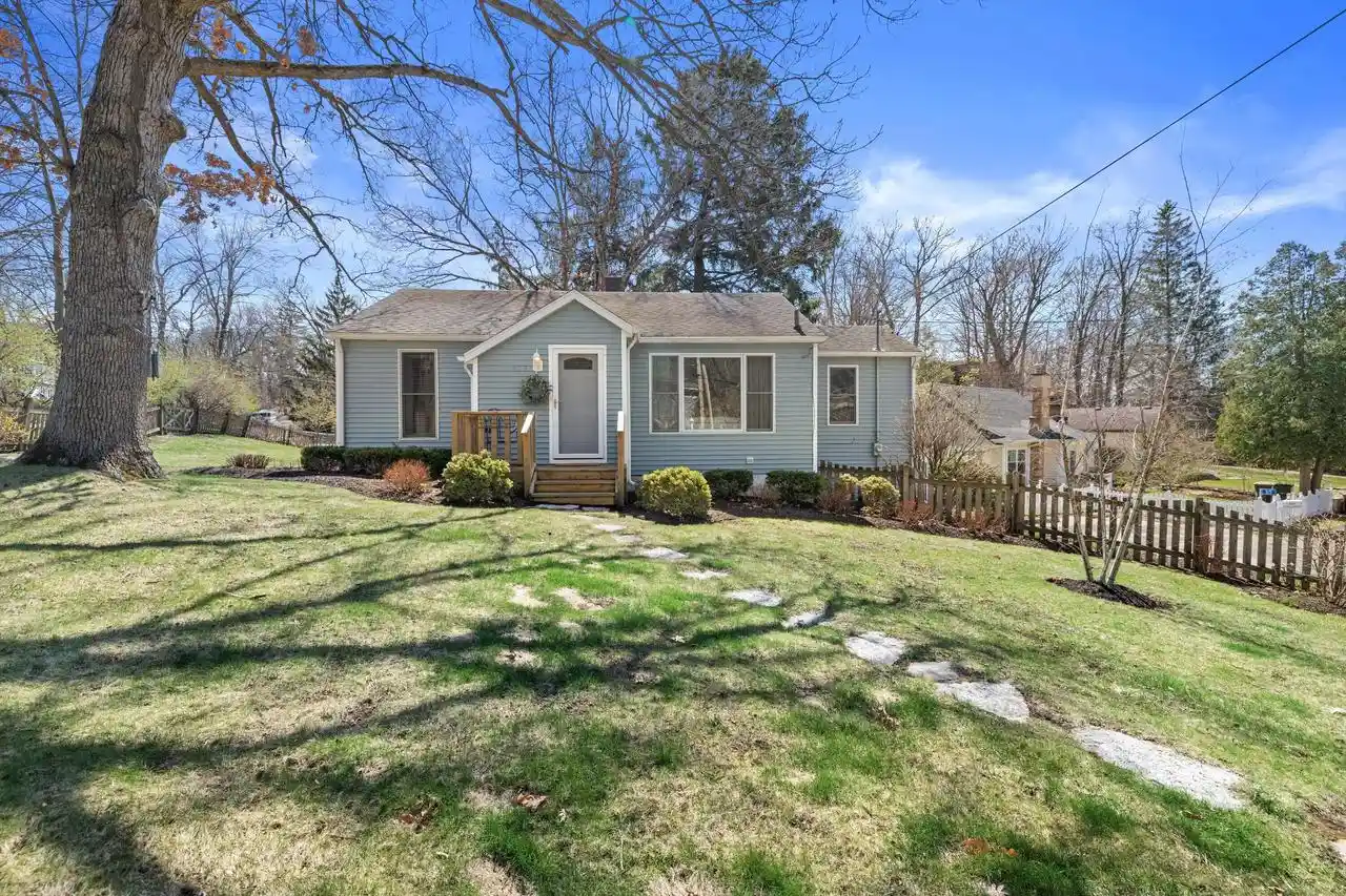 Homes for sale in Twin Lakes, WI | 523 Valley Road Road, Twin Lakes, WI 53181 | MLS# 1957340