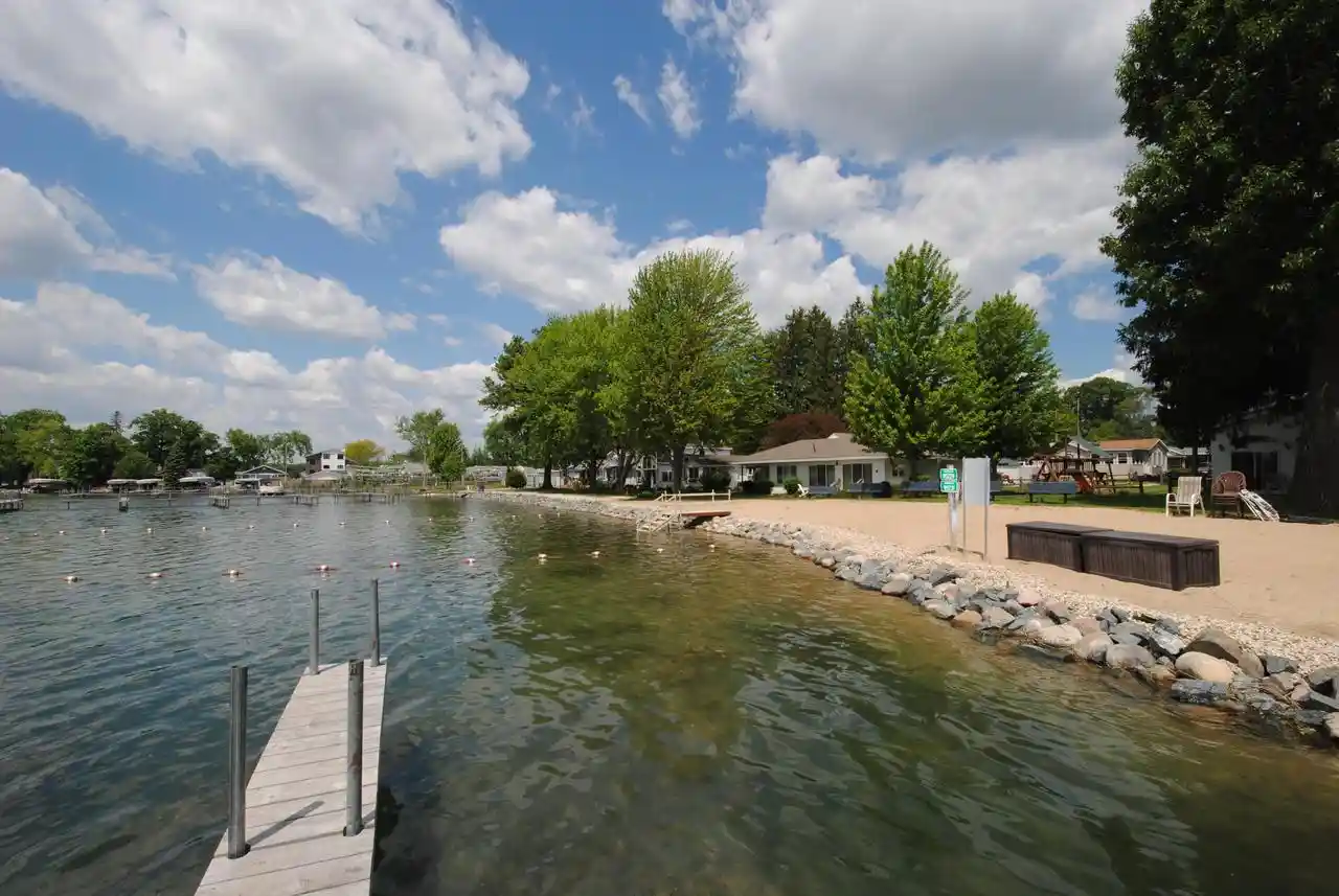 image of W5229 Surfwood Dr Dr, Elkhorn, WI 53121