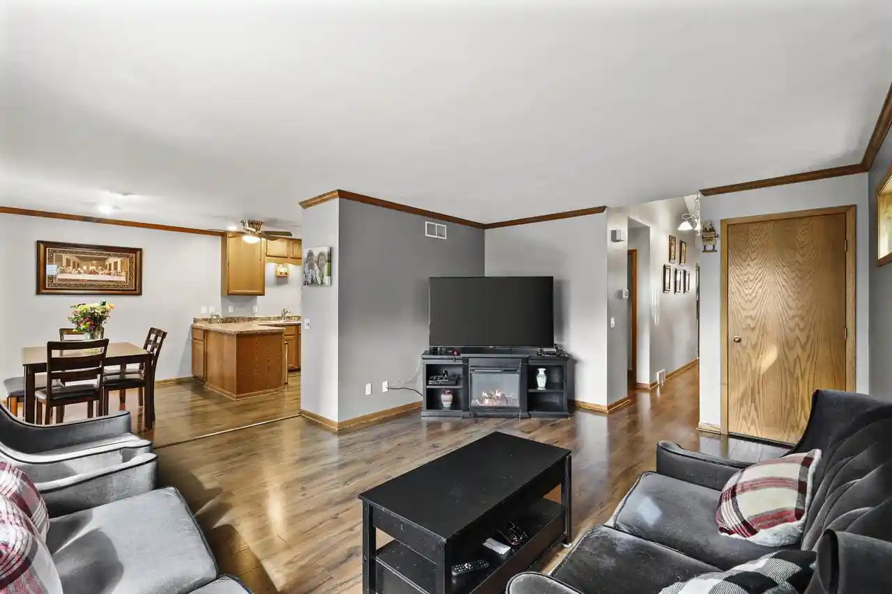 2nd image of 230 White Tail Dr Dr, Sun Prairie, WI 53590 | MLS# 2020560