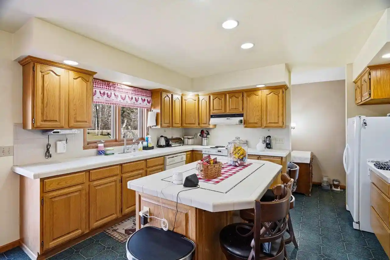 Homes for sale in Chili, WI | 11712 Eisenhower Dr Dr, Chili, WI 54420 | MLS# 22601428