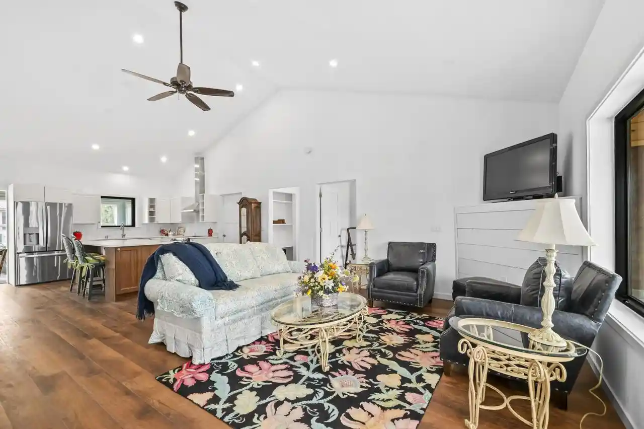 3rd image of 1401 Devon Road Road, Burlington, WI 53105 | MLS# 1957734