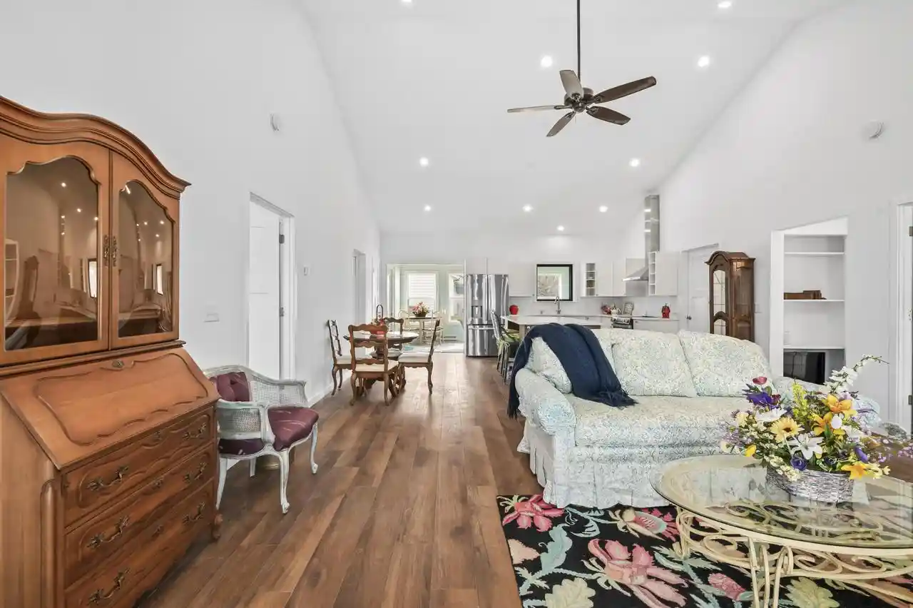 5th image of 1401 Devon Road Road, Burlington, WI 53105 | MLS# 1957734