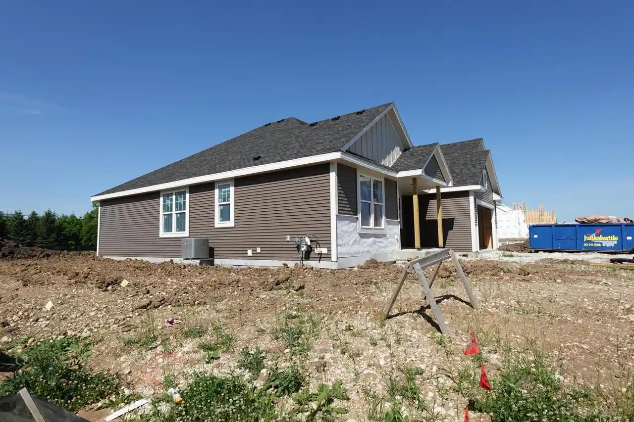 1st image of 1302 Lynn Circle Circle, Oconomowoc, WI 53066 | MLS# 1957758