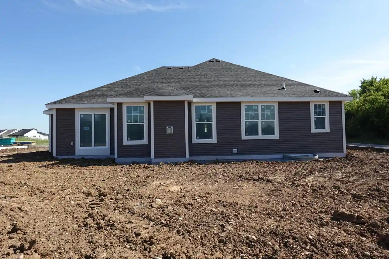 3rd image of 1302 Lynn Circle Circle, Oconomowoc, WI 53066 | MLS# 1957758