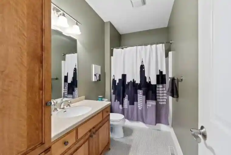 2nd image of 224 E Lloyd Street Street, Milwaukee, WI 53212 | MLS# 1958021