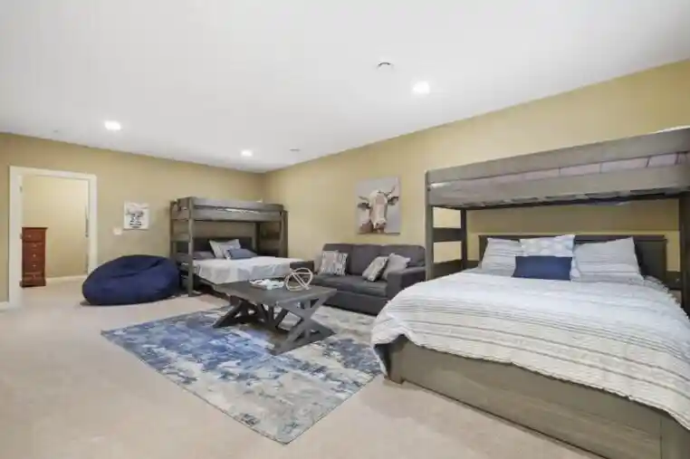 3rd image of 224 E Lloyd Street Street, Milwaukee, WI 53212 | MLS# 1958021