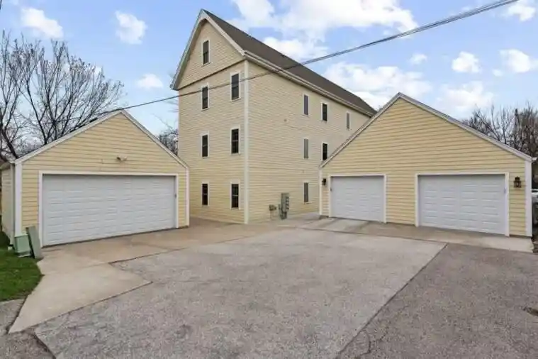 5th image of 224 E Lloyd Street Street, Milwaukee, WI 53212 | MLS# 1958021