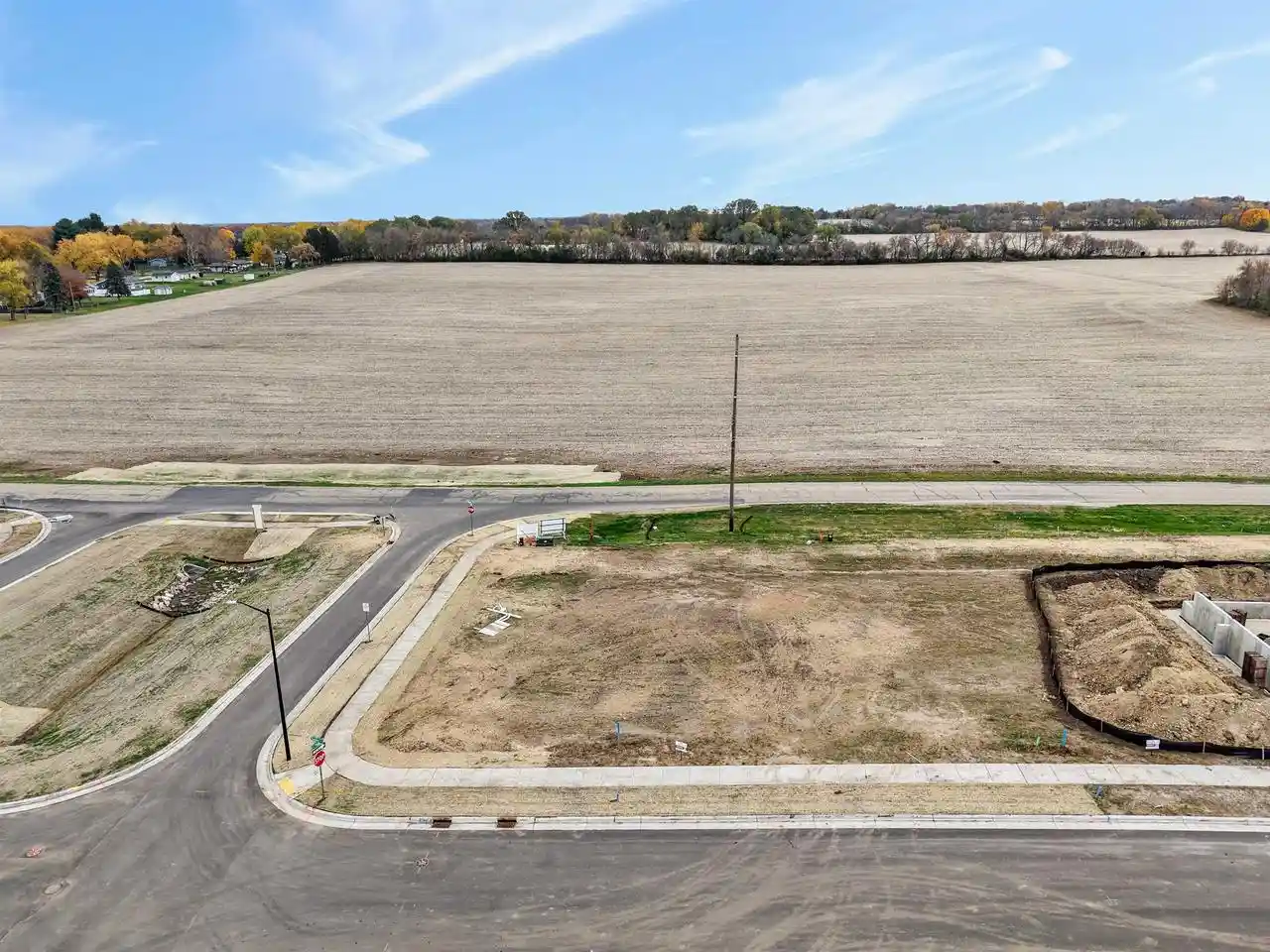 3rd image of 317 Dahlia Dr Dr, Stoughton, WI 53589 | MLS# 2020961