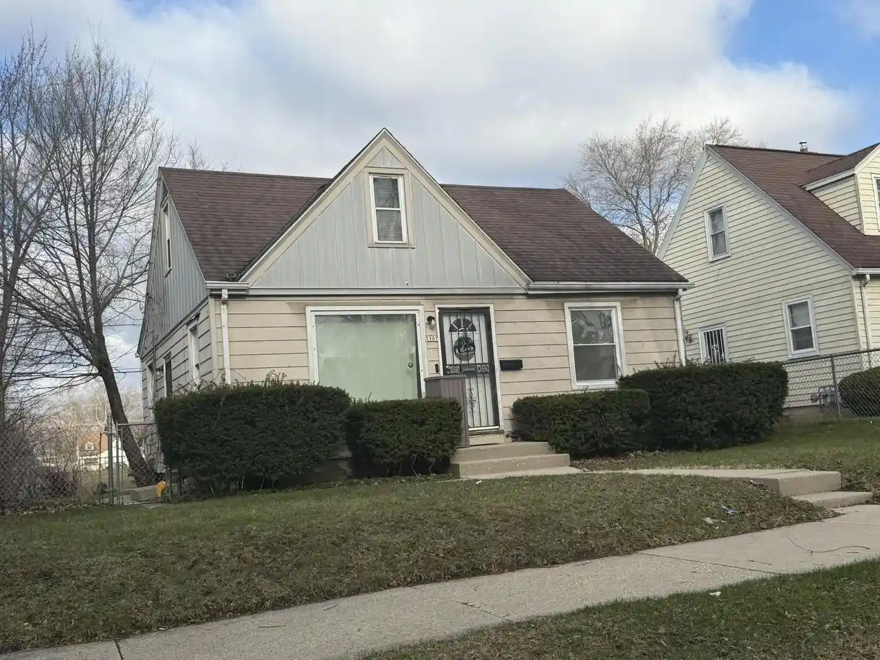 Homes for sale in Milwaukee, WI | 5107 N 51st Boulevard Boulevard, Milwaukee, WI 53218 | MLS# 1958376