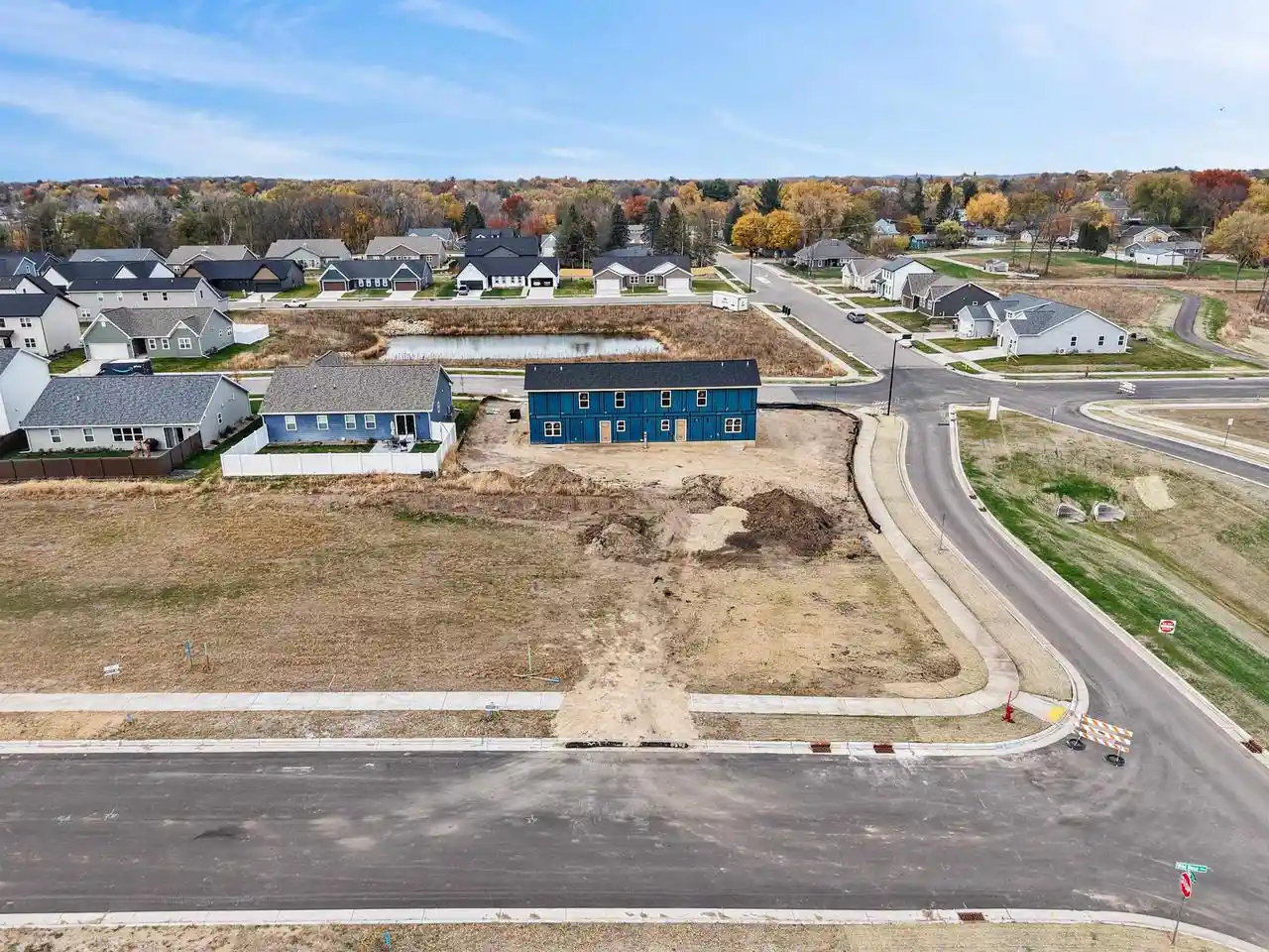 3rd image of 318 Wild Rose Way Way, Stoughton, WI 53589 | MLS# 2021017