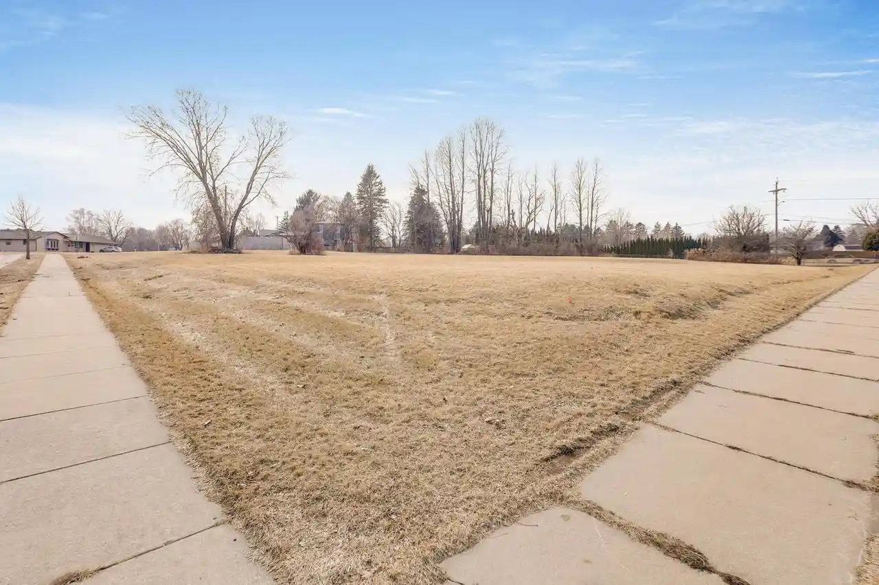 Homes for sale in Manitowoc, WI | 1795 Nagle Avenue Avenue, Manitowoc, WI 54220 | MLS# 1958482