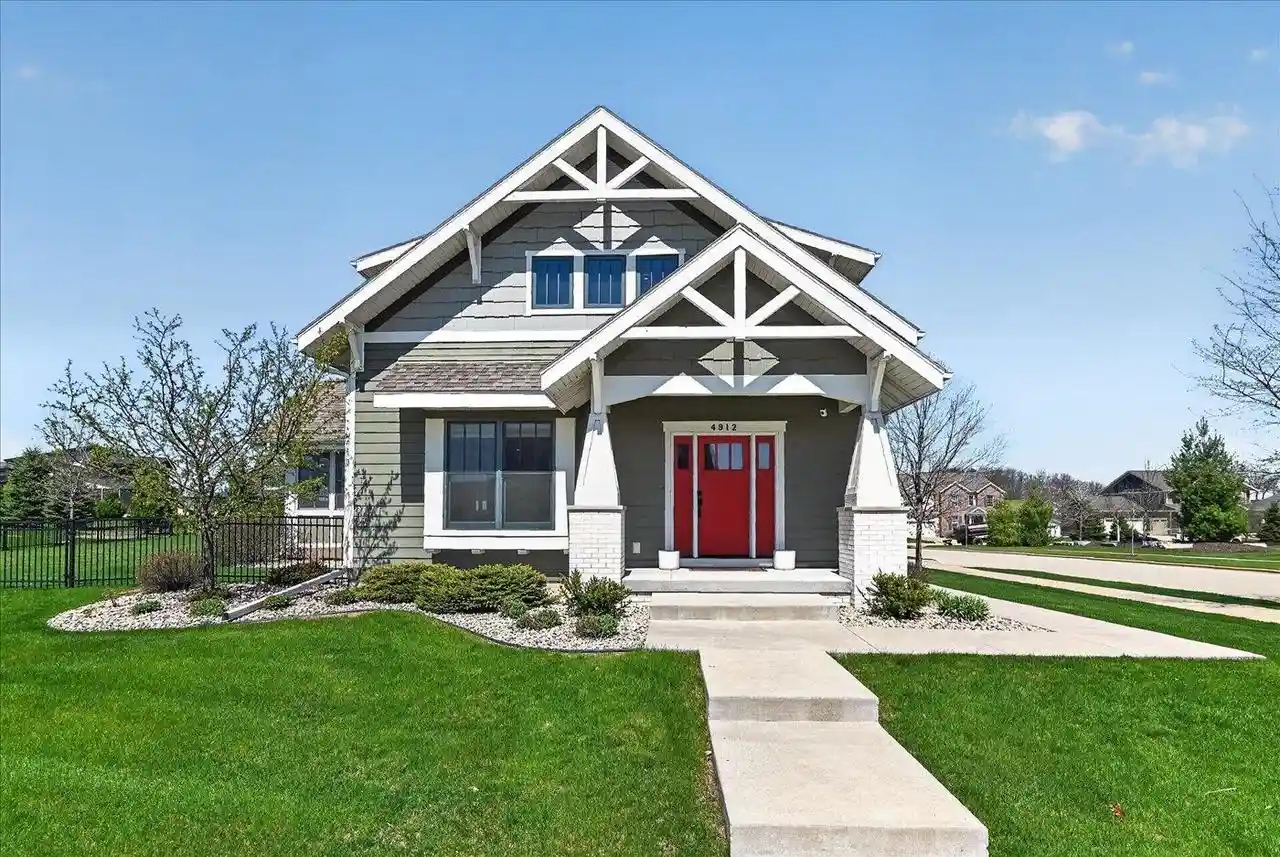 Homes for sale in Middleton, WI | 4912 St Annes Dr Dr, Middleton, WI 53597 | MLS# 2021152