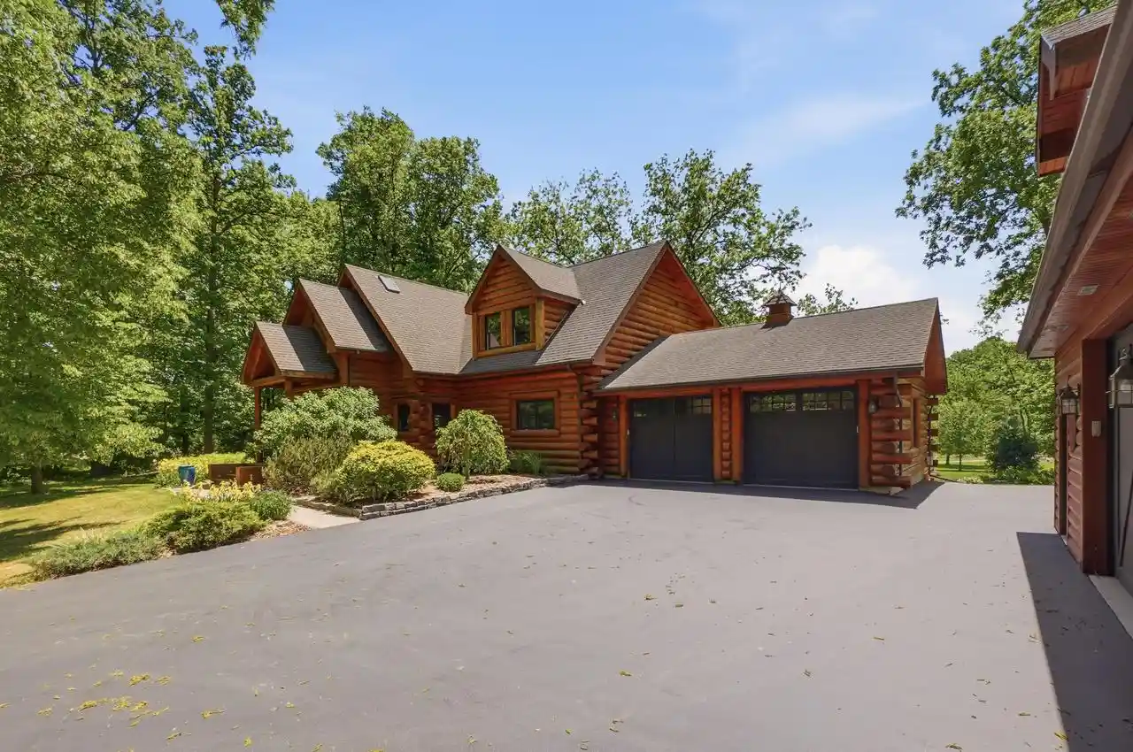 Homes for sale in Delafield, WI | 34025 Venice Park Road Road, Delafield, WI 53018 | MLS# 1958596