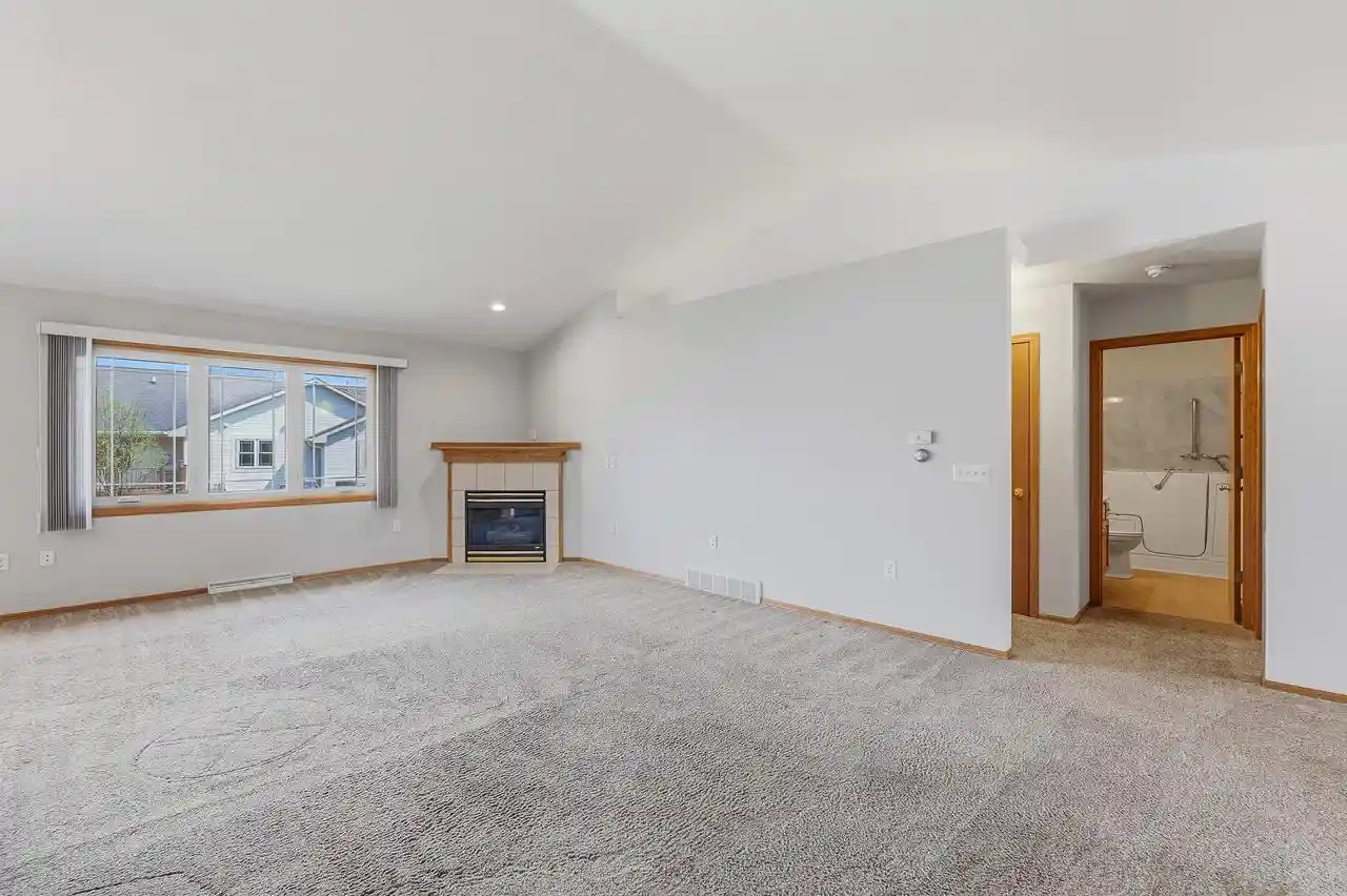 Homes for sale in Oshkosh, WI | 2540 Havenwood Dr Dr #D, Oshkosh, WI 54904 | MLS# 50323893