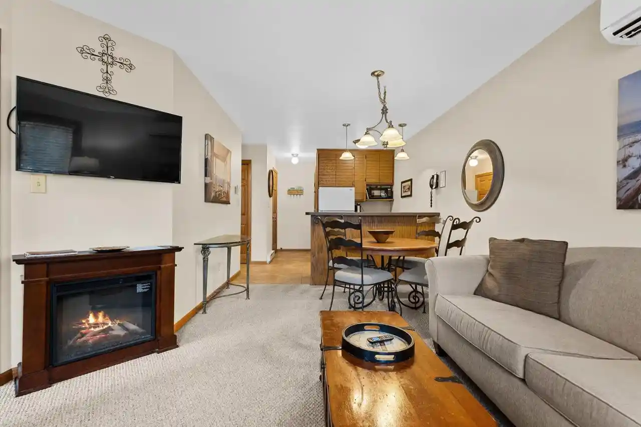 2nd image of 4908 Landmark Circle Circle #204, Egg Harbor, WI 54209 | MLS# 50323921