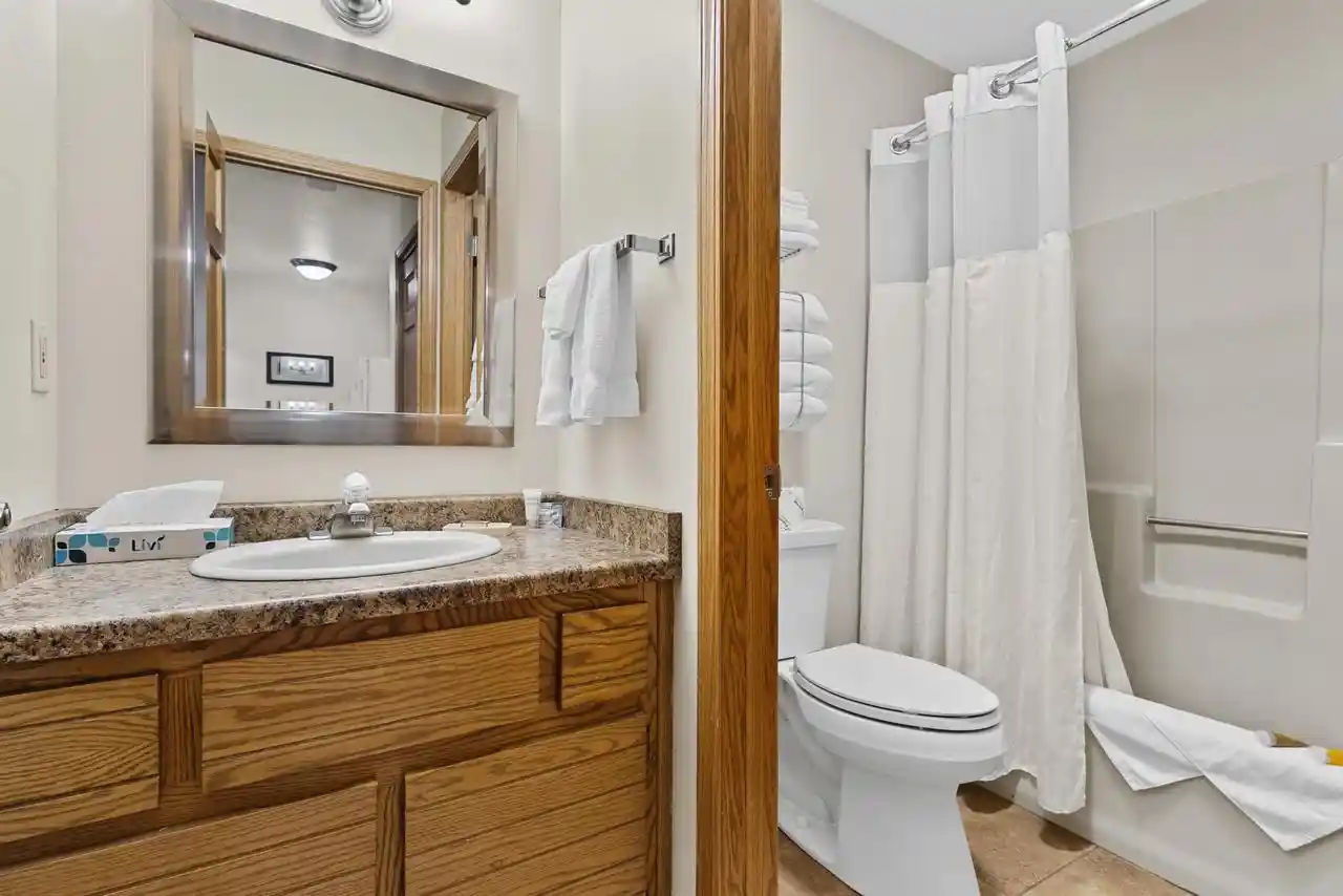 4th image of 4908 Landmark Circle Circle #204, Egg Harbor, WI 54209 | MLS# 50323921
