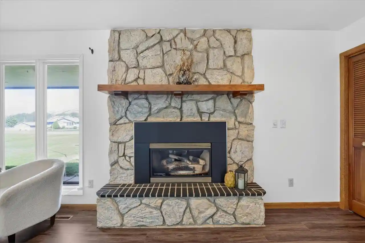 3rd image of 5138 E County Road S, Beloit, WI 53511 | MLS# 2021220