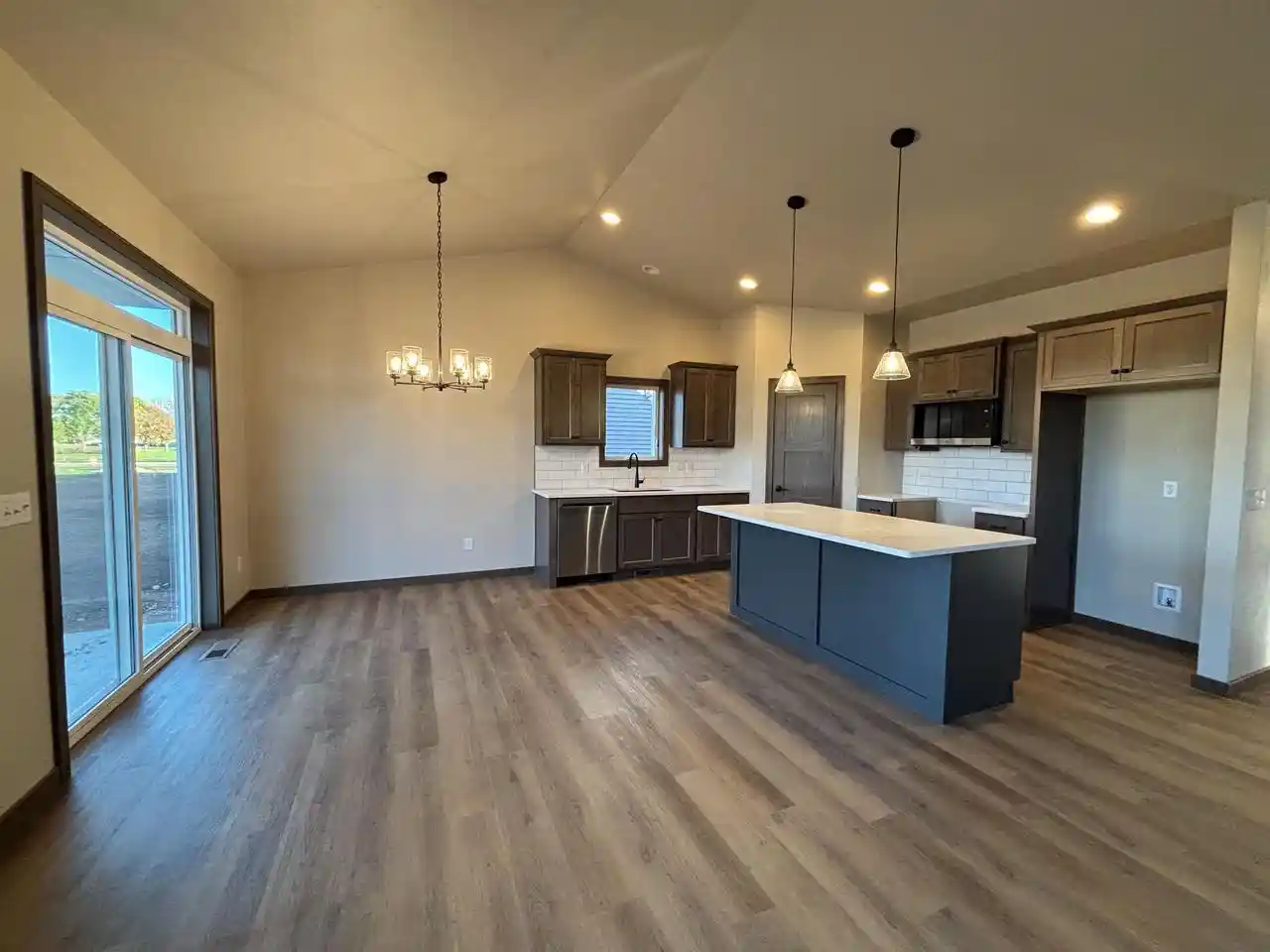 Photo 3 of Single family home for sale at 715 Reed St, Neenah, WI 54956 | MLS# 50323943 | Listing updated on 2026-10-29