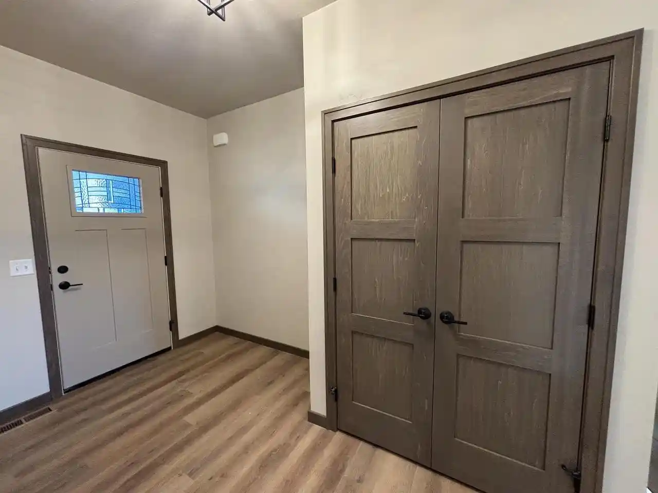 Photo 4 of Single family home for sale at 715 Reed St, Neenah, WI 54956 | MLS# 50323943 | Listing updated on 2026-10-29