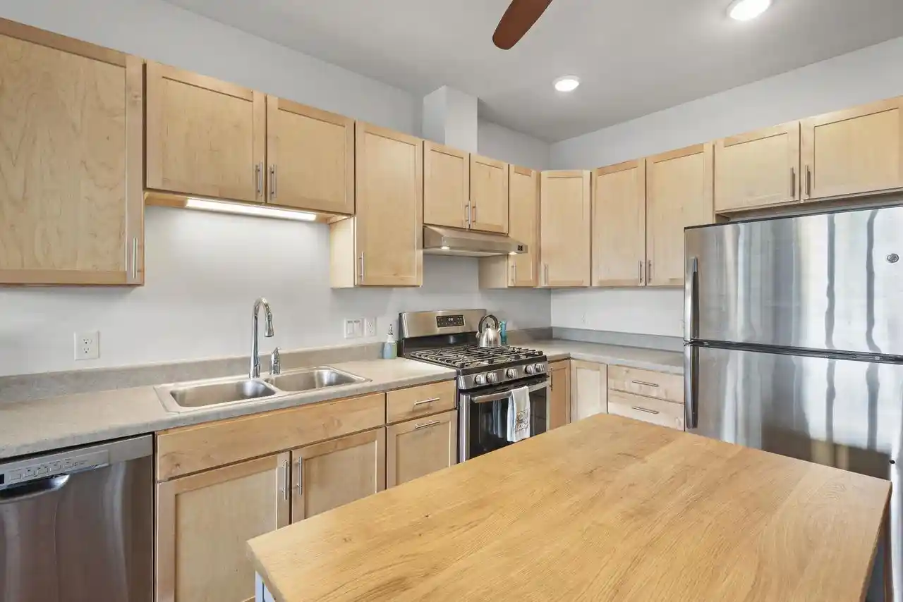 2nd image of 107 Sutherland Ct Ct, Madison, WI 53704