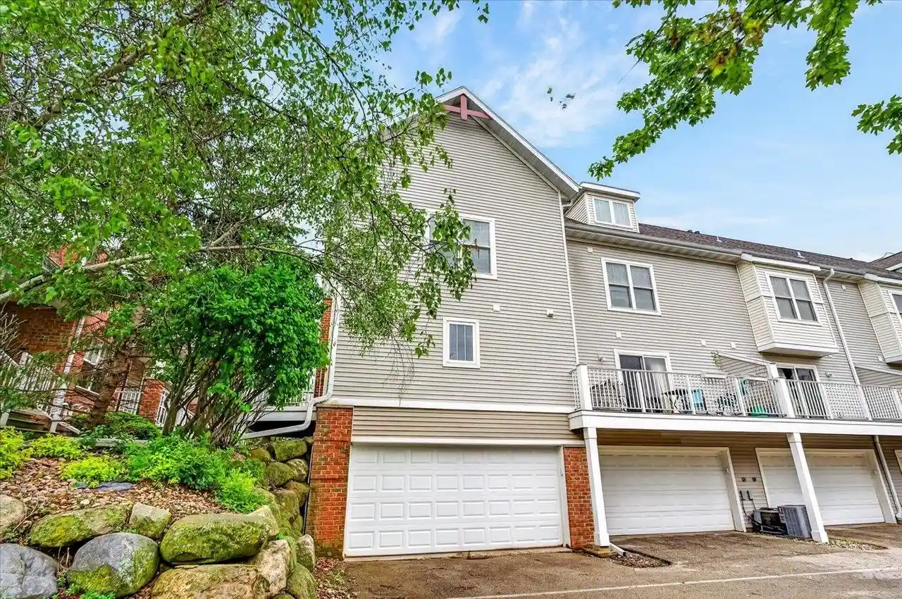 image of 719 Cricket Ln Ln, Middleton, WI 53562