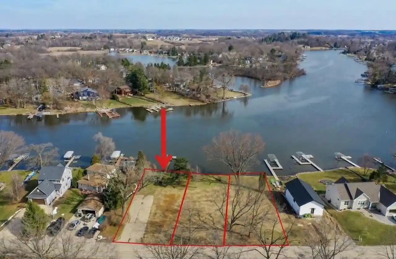 Homes for sale in Waterford, WI | 4757 Riverside Road Road, Waterford, WI 53185 | MLS# 1958872