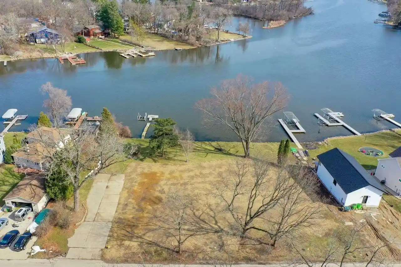 Homes for sale in Waterford, WI | 4757 Riverside Road Road, Waterford, WI 53185 | MLS# 1958872