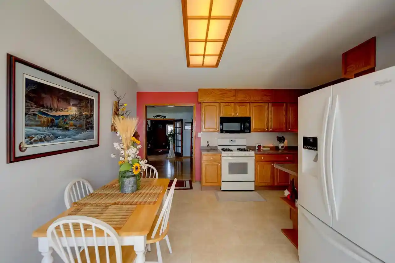 3rd image of 28 Lake Street Street, Oshkosh, WI 54901 | MLS# 50324121